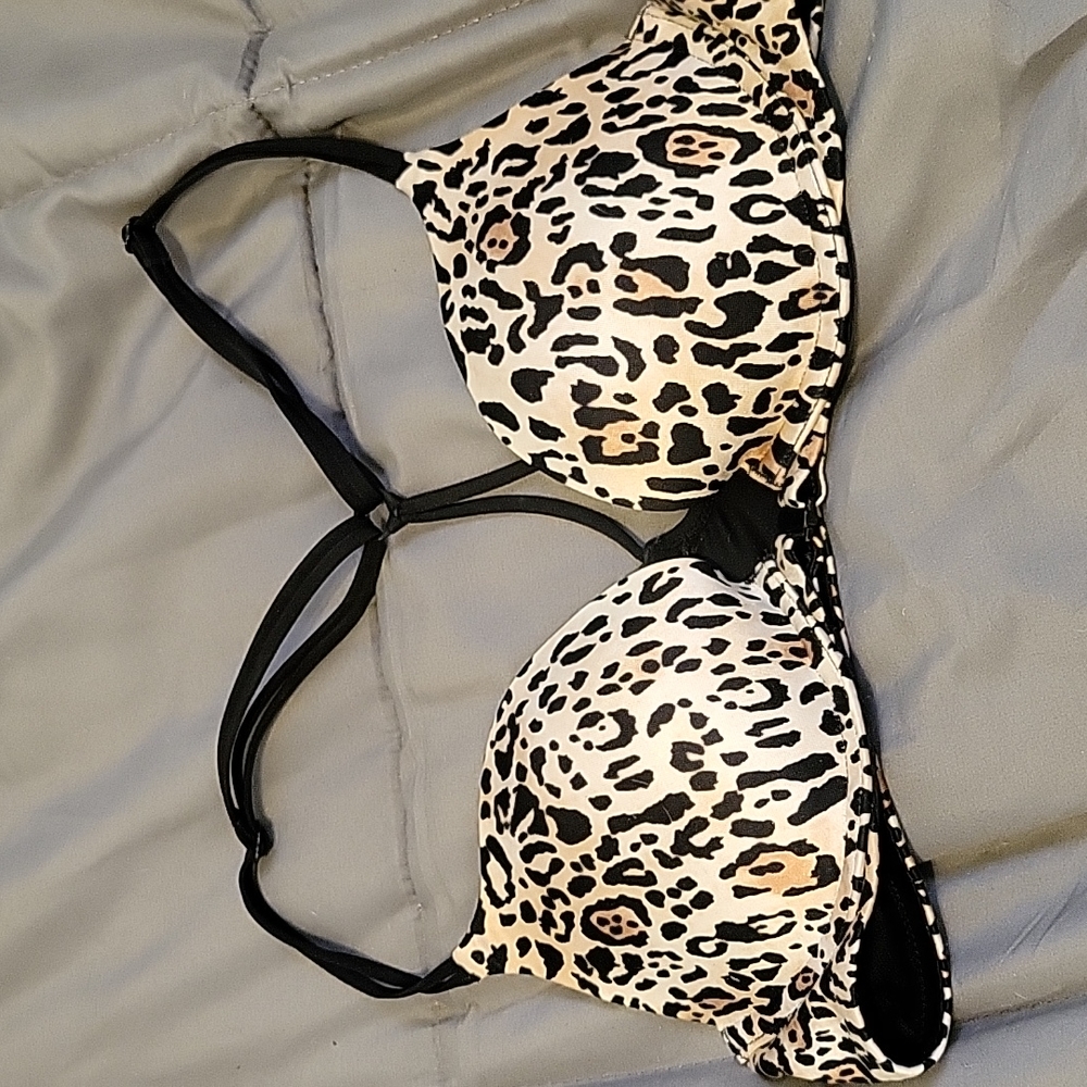 VICTORIAS SECRET BRA